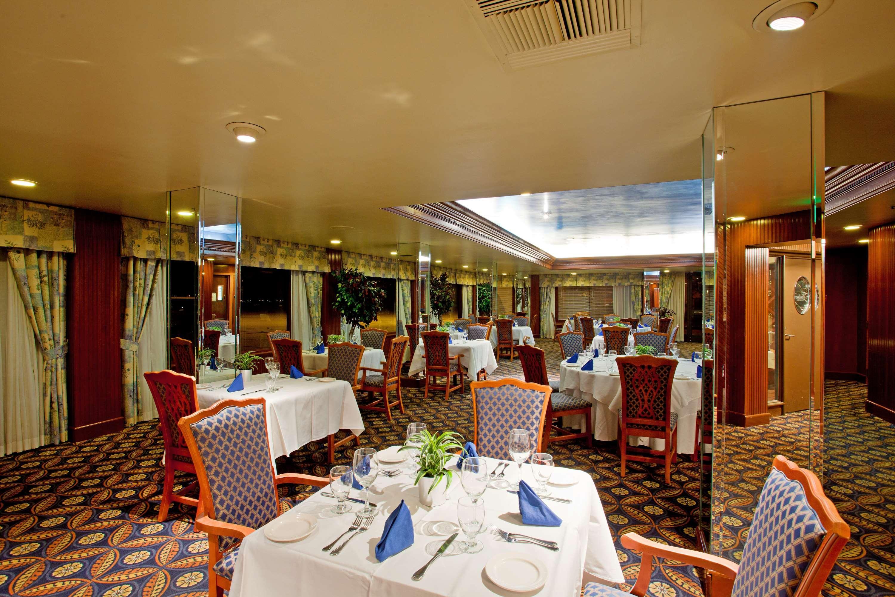 Radisson Hotel Santa Maria Ресторан фото