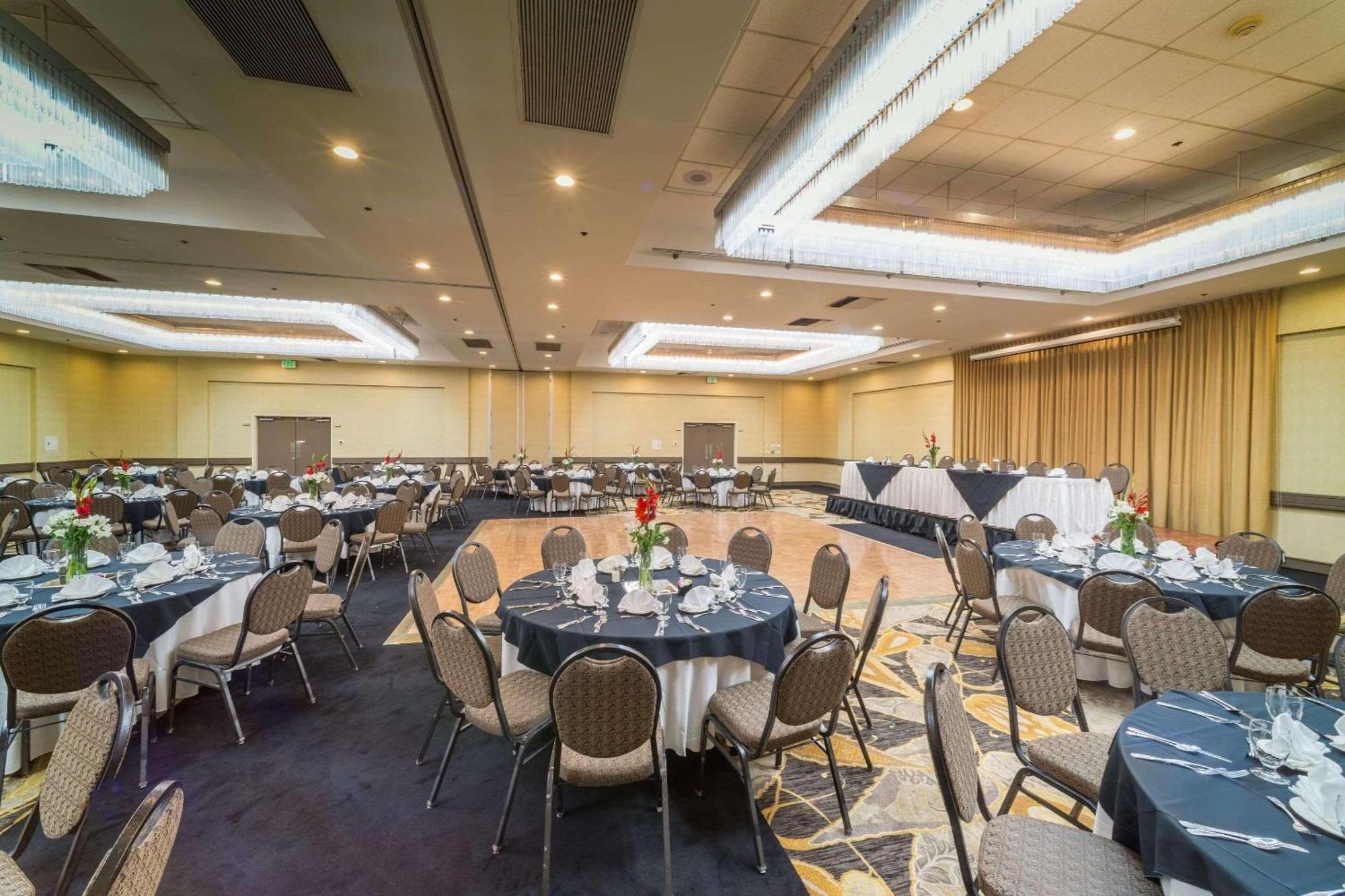 Radisson Hotel Santa Maria Екстер'єр фото