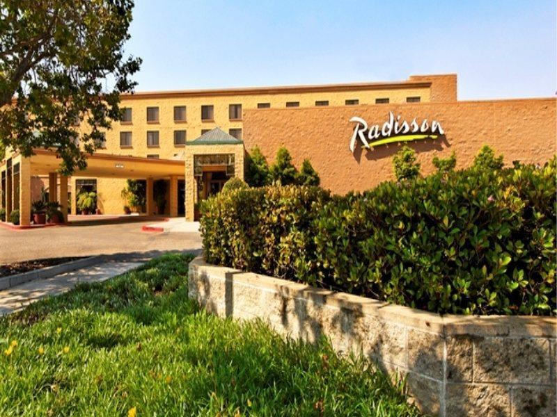 Radisson Hotel Santa Maria Екстер'єр фото